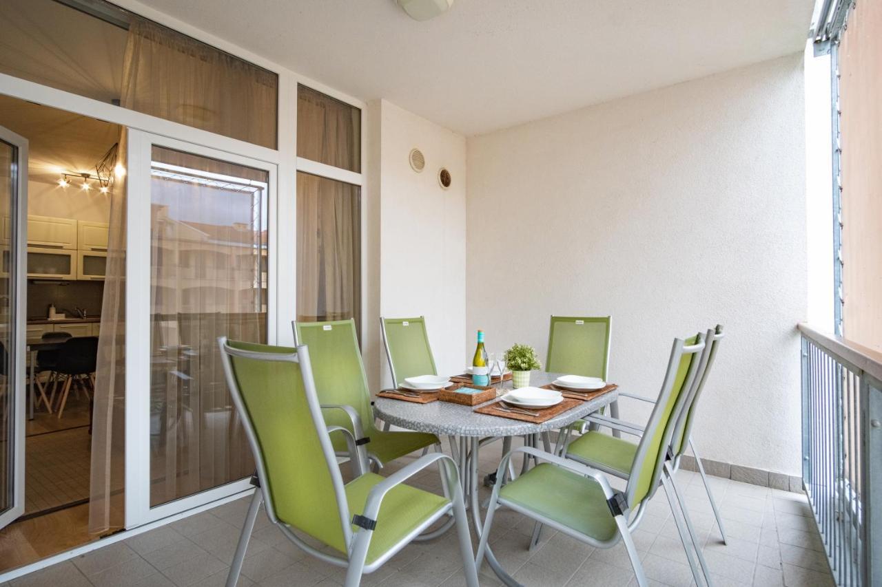 Mf Villa Azur Wellness Apartment Siófok Exterior foto