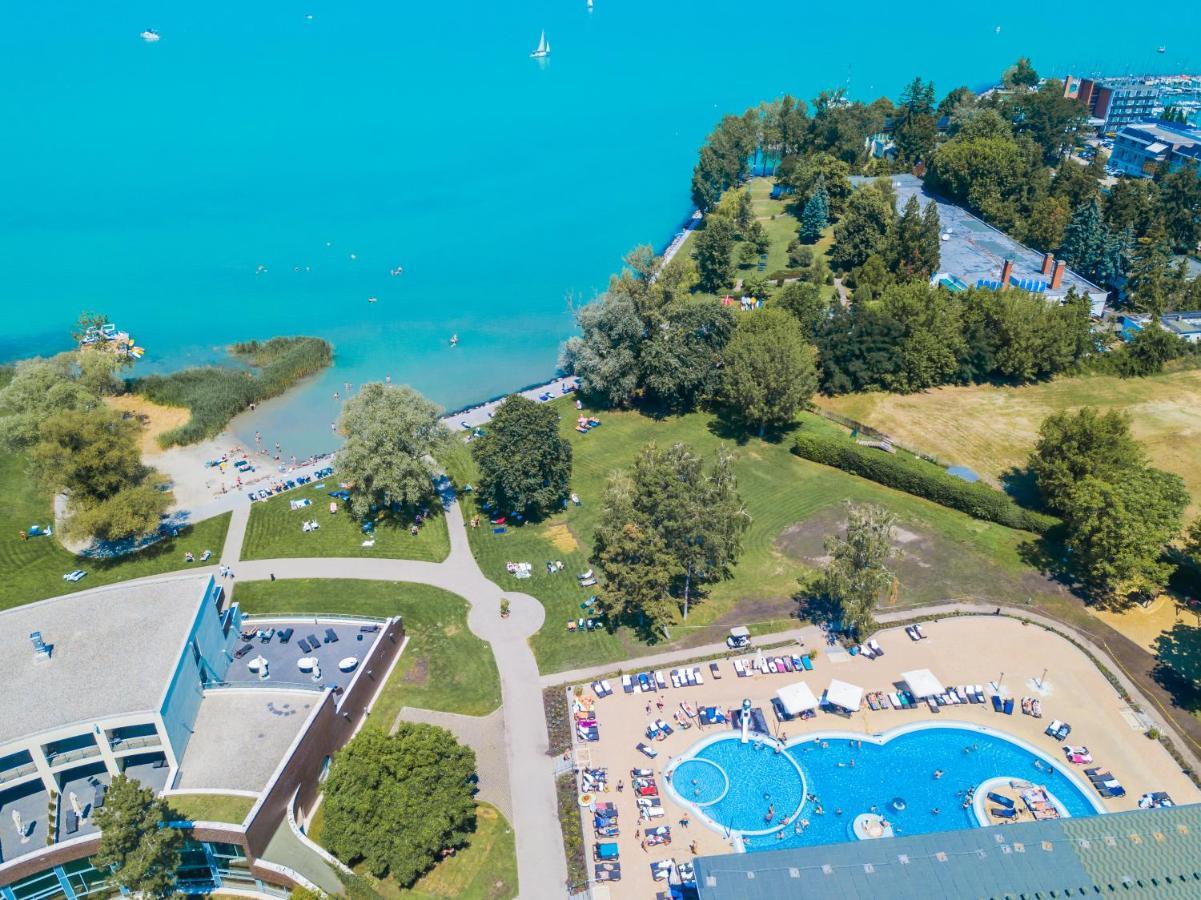 Mf Villa Azur Wellness Apartment Siófok Exterior foto