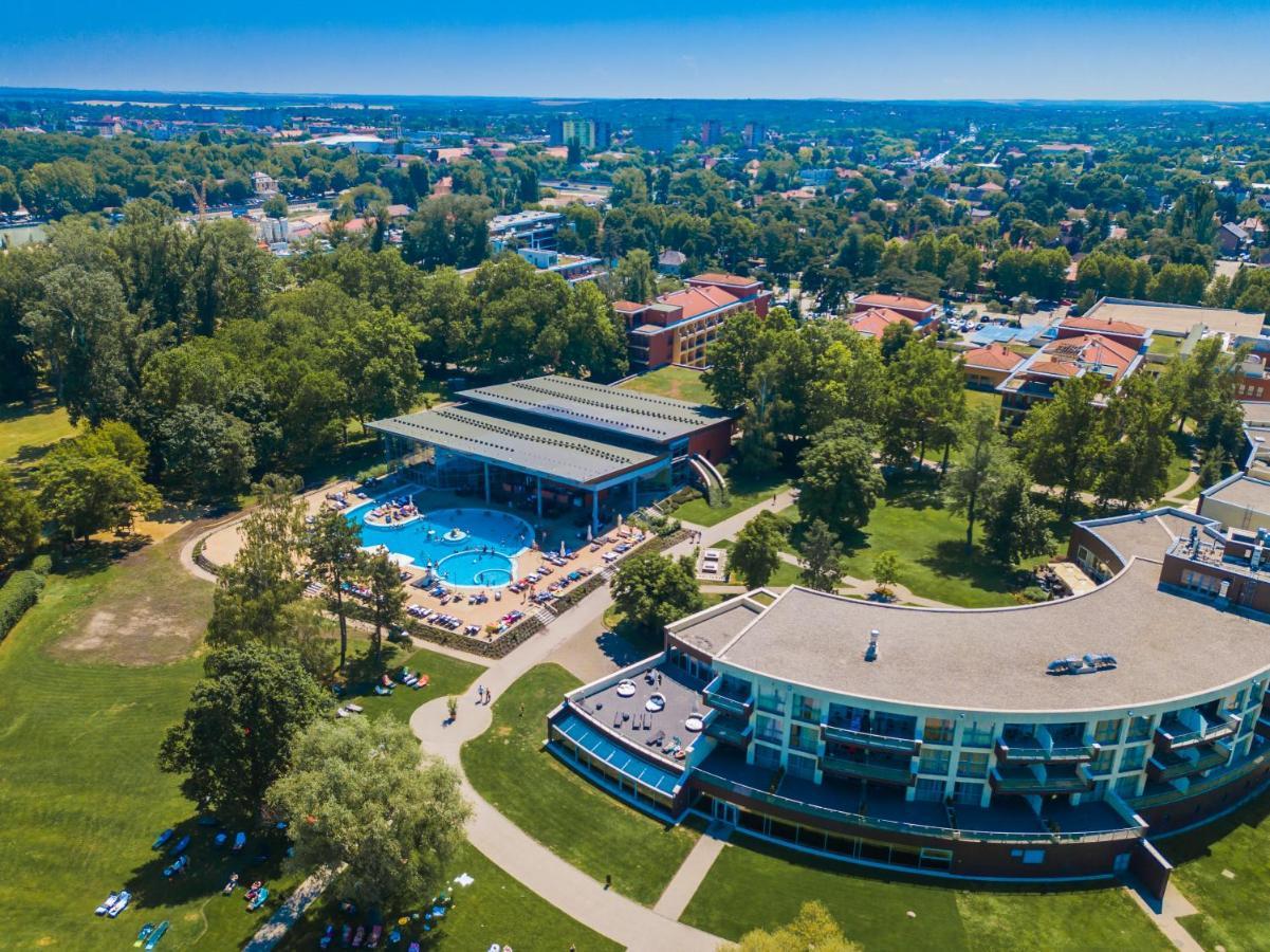 Mf Villa Azur Wellness Apartment Siófok Exterior foto
