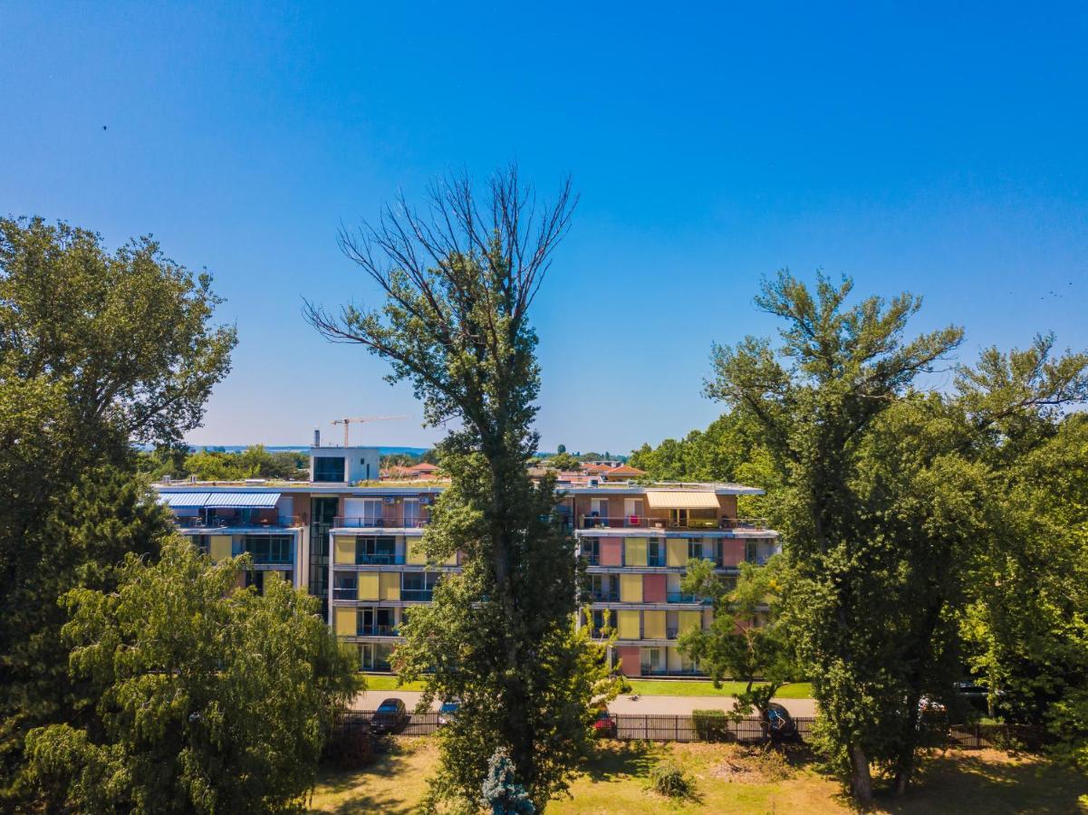 Mf Villa Azur Wellness Apartment Siófok Exterior foto
